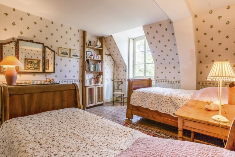 crop_9999_1000_Chateau-Seiguier-Loire-Valley-France-Olivers-Travel-23