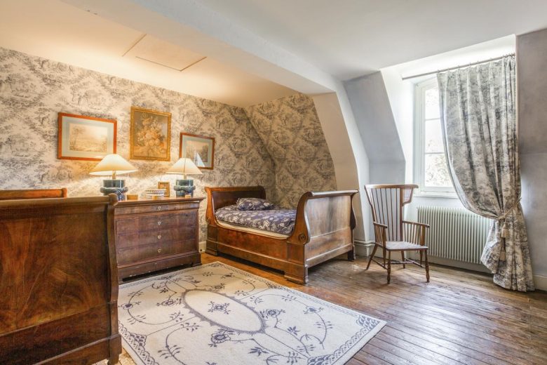 crop_9999_1000_Chateau-Seiguier-Loire-Valley-France-Olivers-Travel-25