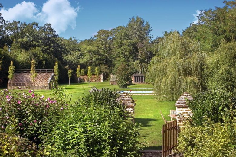 crop_9999_1000_Chateau-Seiguier-Loire-Valley-France-Olivers-Travel-9.1