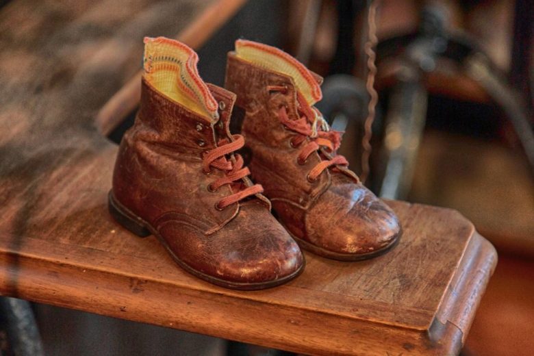 shoemaker-2855552_1920