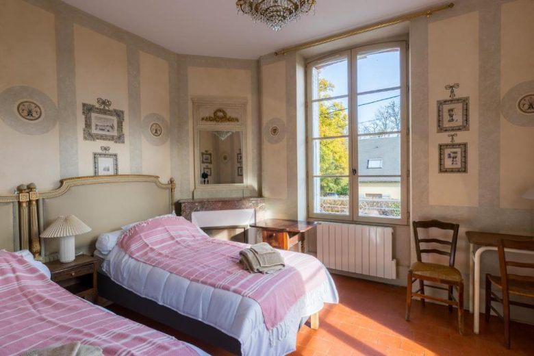 Chambre 1- L&rsquo;école des Naudins