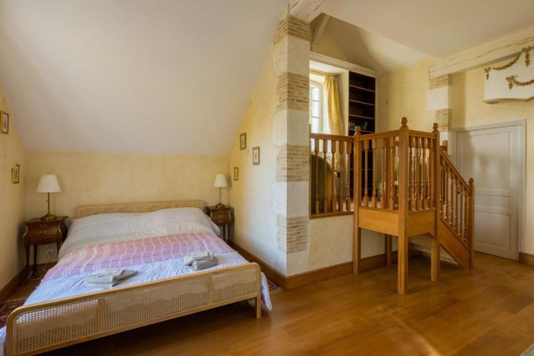 Chambre 3 – L&rsquo;école des Naudins – Oizon