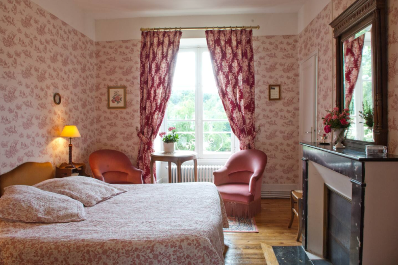Chambre rose – Manoir de la Brosette – Ennordres