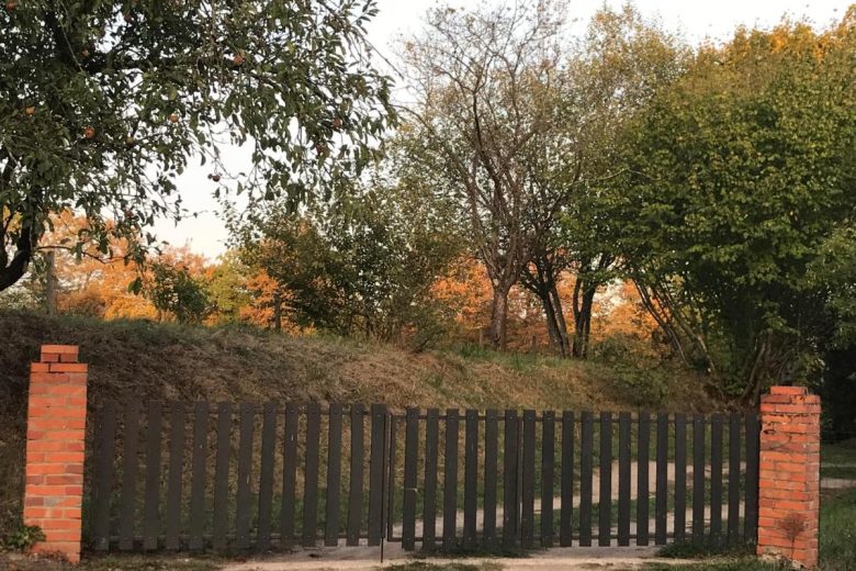 Portail – Gîte authentique à la campagne – La Chapelle d’Angillon