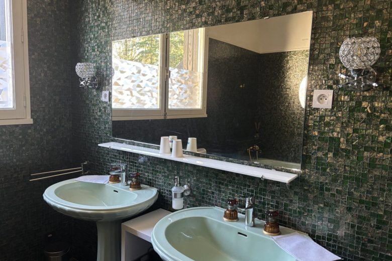 SDB 3 – Chambre Romance – Les Genebruyères – Aubigny