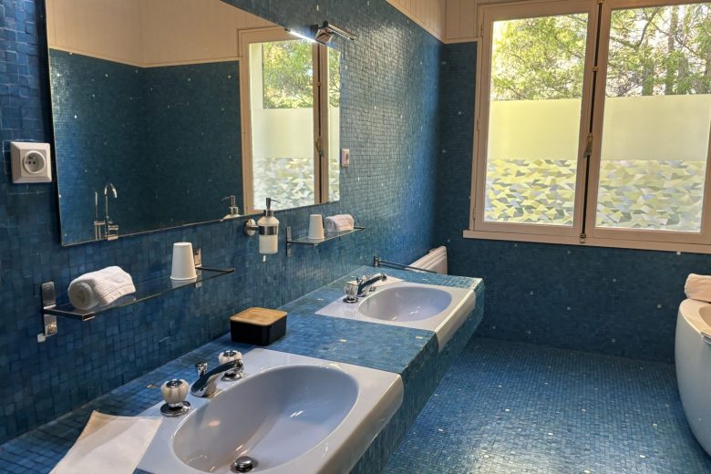 SDB 4- Chambre Sensualité- Les Genebruyères