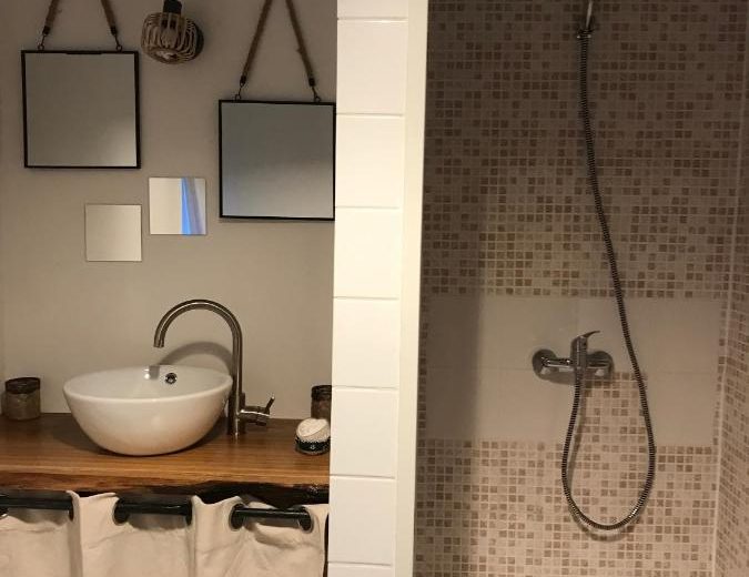 Salle-de-bain – Gîte authentique à la campagne – La Chapelle d’Angillon