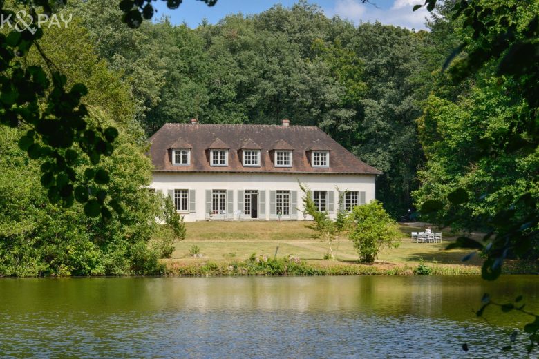 Vue étang et maison