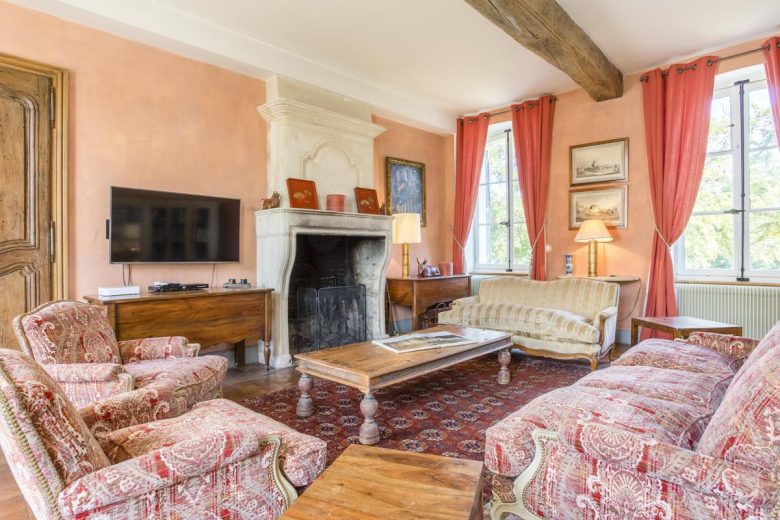 crop_9999_1000_Chateau-Seiguier-Loire-Valley-France-Olivers-Travel-10