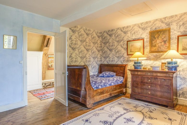 crop_9999_1000_Chateau-Seiguier-Loire-Valley-France-Olivers-Travel-26