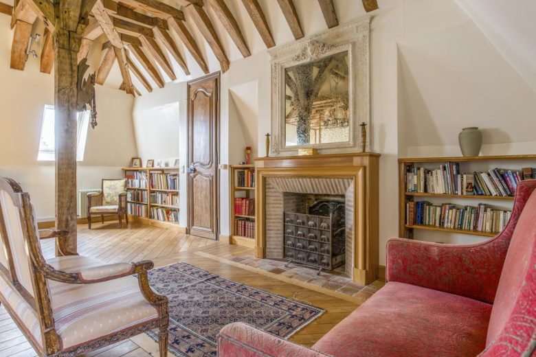 crop_9999_1000_Chateau-Seiguier-Loire-Valley-France-Olivers-Travel-31